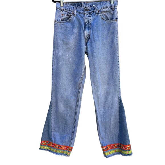Levis Vintage Womens 550 Orange Tab Flare Wide Leg Embroidered Hem Jeans 30x33 - Picture 1 of 13